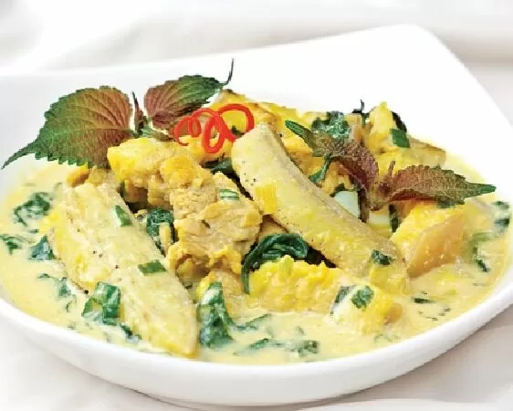 Thịt lợn om chuối