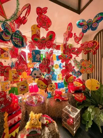 Tiệm Trà Tháng Tư