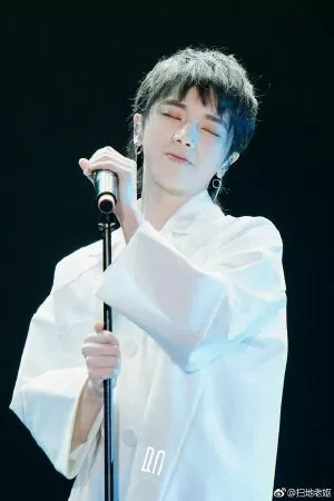 Hoa Thần Vũ