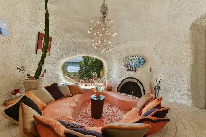 The Flintstones House, California