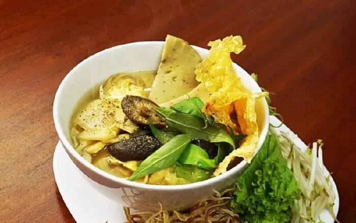 Bún măng chay chua cay