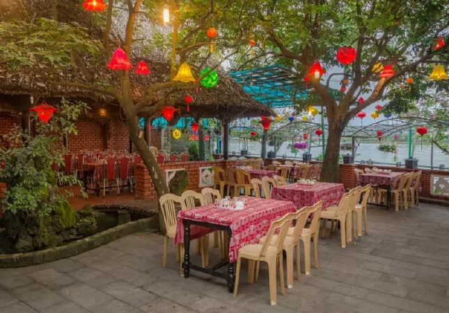 Nhà hàng Sông Thu