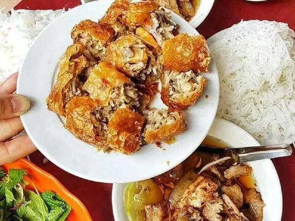 Quán bún chả nem cua Tuyết Loan