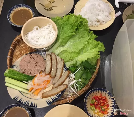 Nhà Hàng Cô Nổ