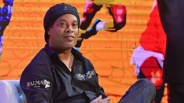 RONALDINHO - ảo thuật gia