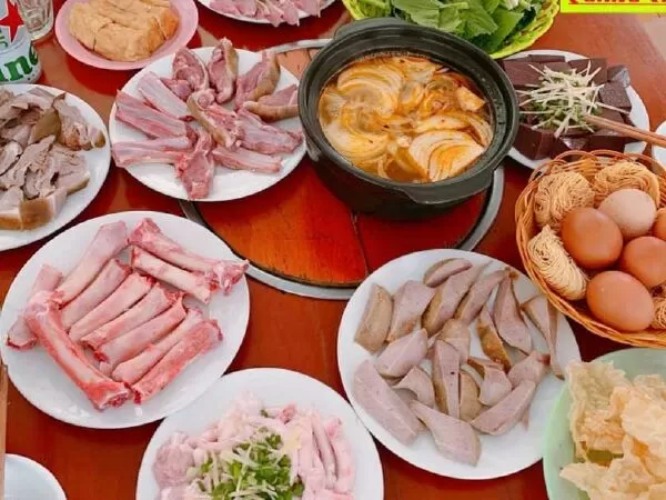 Lẩu dê Quang Chính Hiệu
