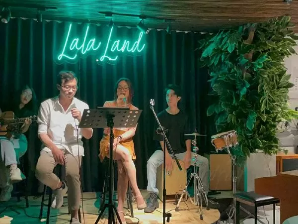 Lala Land Acoustic Cafe