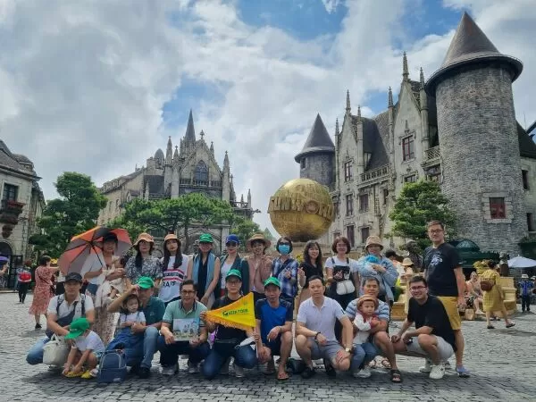 Công ty du lịch GreenTour