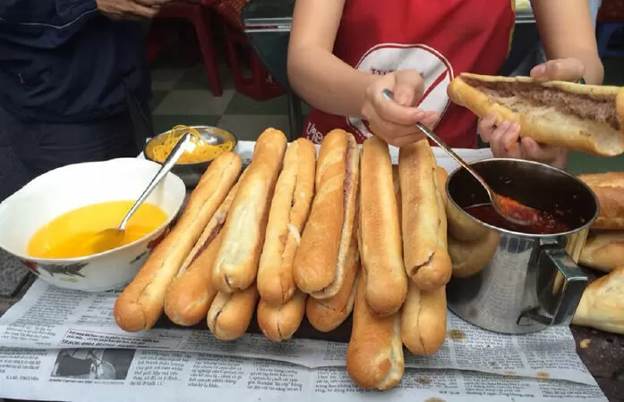 Bánh mì que bà Tứ