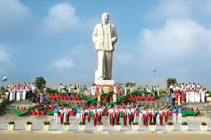 Xứ Nghệ quê tôi - Phạm Chiến
