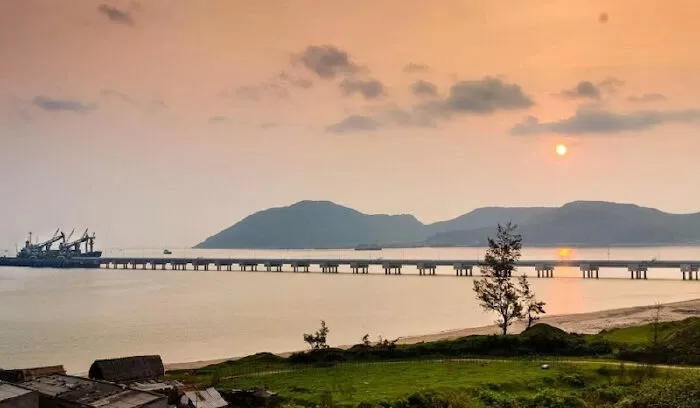 Người con gái sông La - Nguyễn Đình Huân