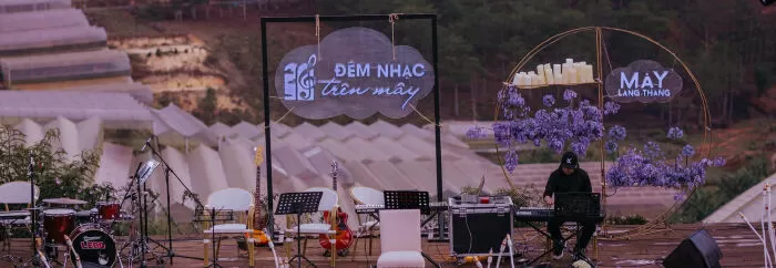 Đi xem một show ca nhạc yêu thích