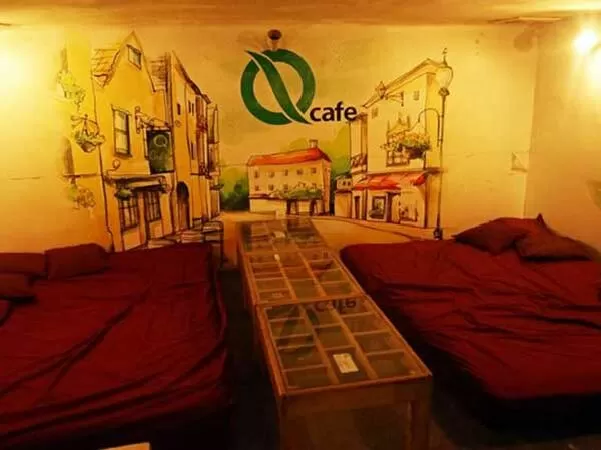 Q Cafe & Studio
