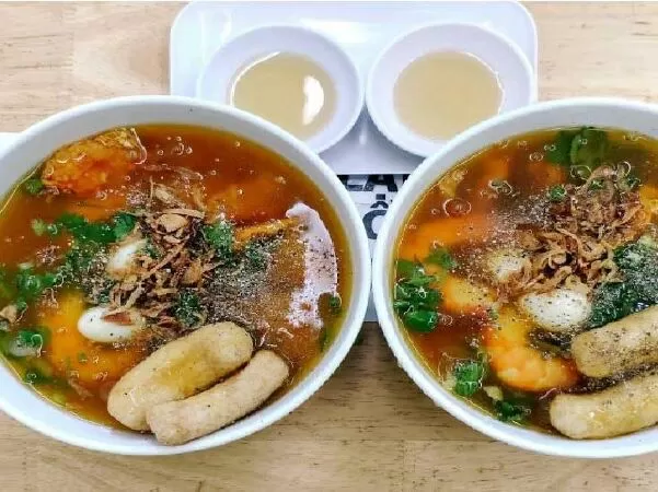 Bánh Canh Cua Dì Bình - 28 Xóm Chiếu Q.4