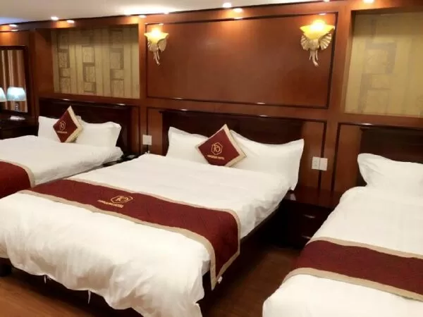 Hùng Thịnh Hotel