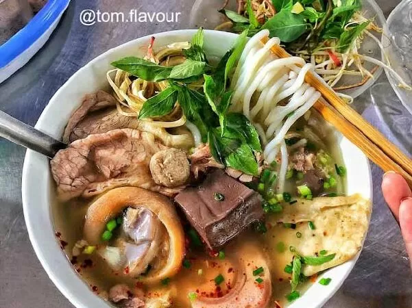 Bún Bò Huế O Uông