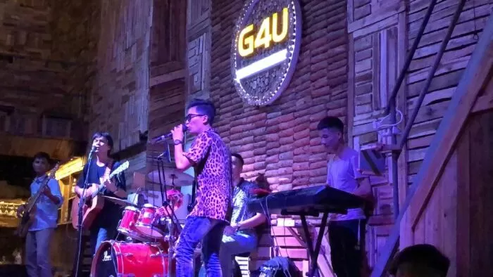 G4U cafe acoustic