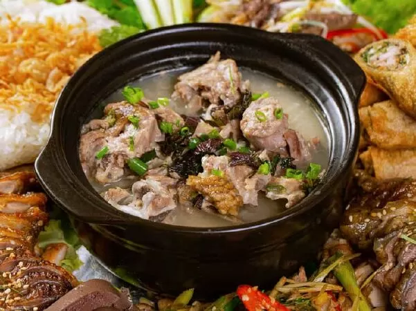 Tây Vương Quán - Đệ Nhất Gà Ngon Linh Đàm