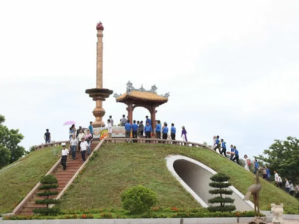 Thơ về Thành Cổ - Tạ Thăng Hùng