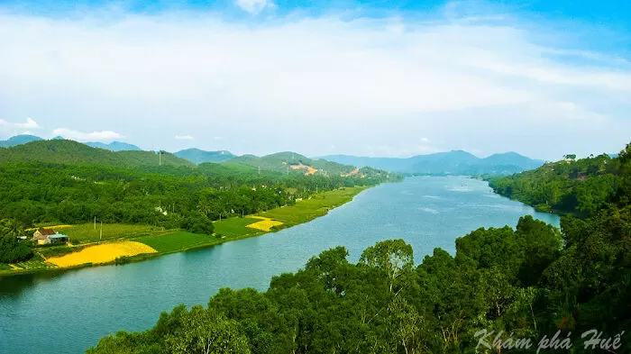 Thăm Huế mộng mơ - Trần Đình Nhân