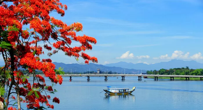 Xứ Huế bây chừ - Nguyễn Đình Huân