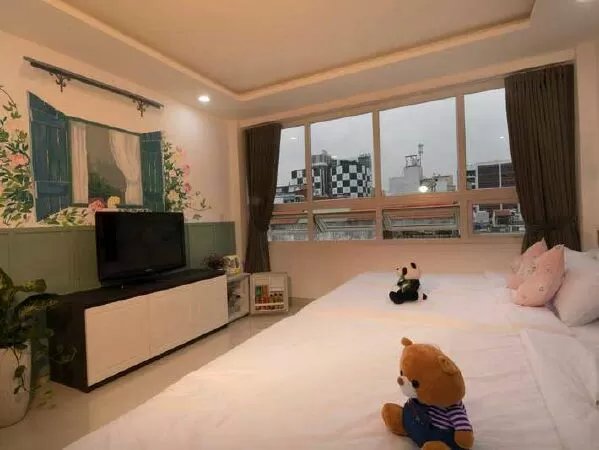 Full House Hostel