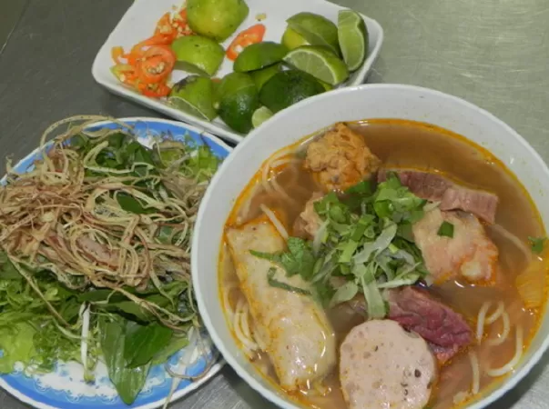 Quán bún bò Trường Tiền