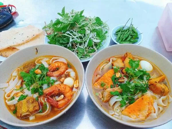 Quán Ăn Là Ghiền - Mì Quảng & Cơm Gà Hội An
