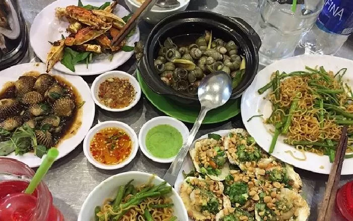 Quán Ốc 10 Giờ