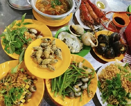 Quán Ốc Cô Sáng