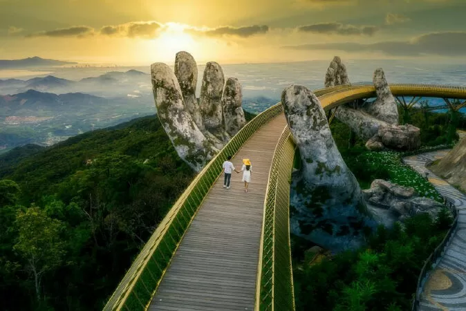 Cầu Vàng Bà Nà Hills – Bạch Hòa