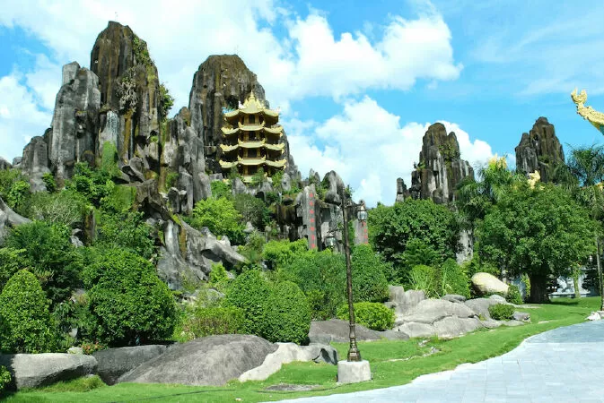 Đà Nẵng cảnh và thơ - Trần Bạch Sơn