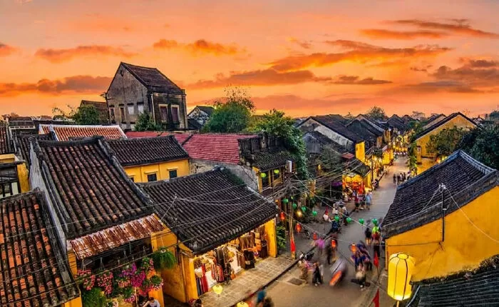 Phố Cổ ngày đông - Chiến Trần