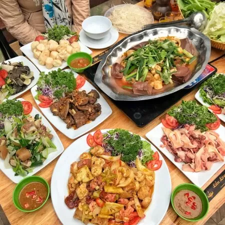 Lẩu lòng bò Việt
