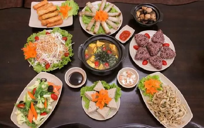 Cơm chay Linh Đàm