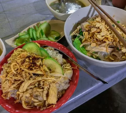 Xôi gà xào nấm Dương Quảng Hàm