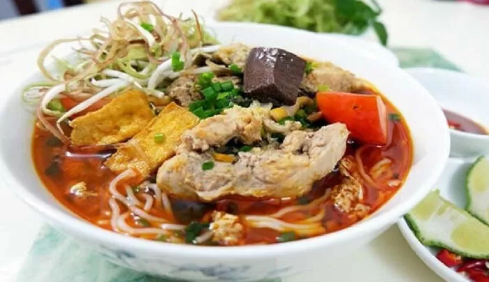 Bún riêu - Canh bún đường số 79