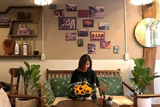 Nhà Saigon Cafe