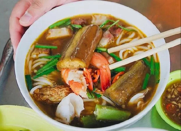 Bún mắm Cô Ba
