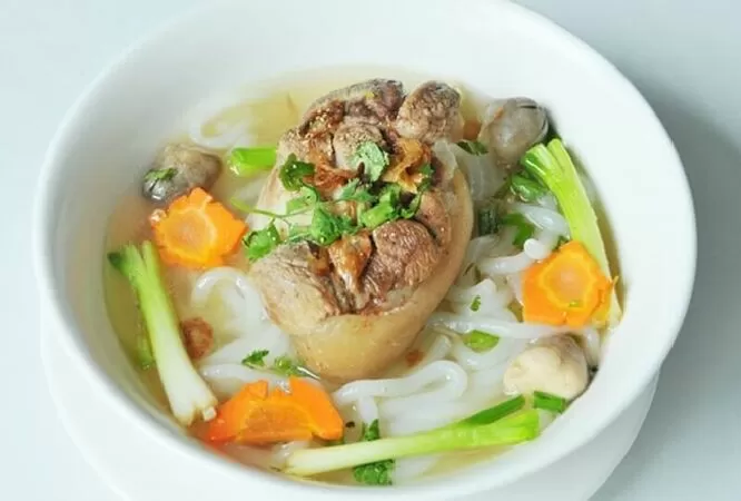 Bánh canh cua giò heo Hoàng Lan