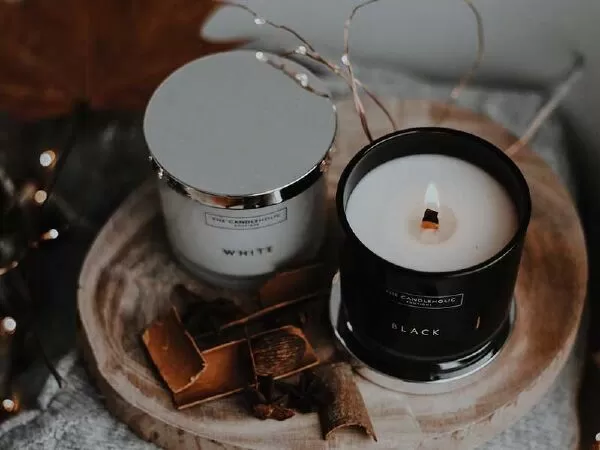 The Candleholic.