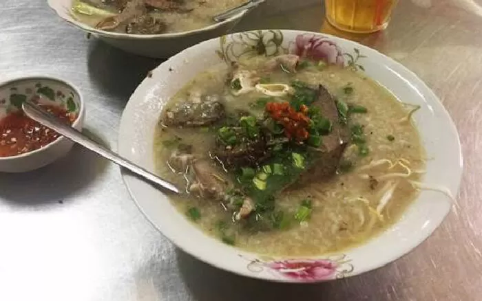 Quán cháo lòng Tám Hương