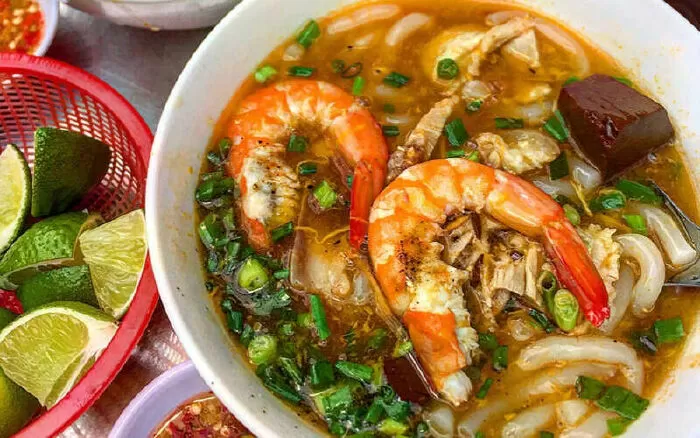 Bánh canh cua Nguyễn Bỉnh Khiêm