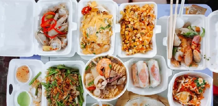 Hẻm ăn vặt 84 Nguyễn Du - Quận 1