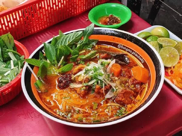 Bò kho Võ Văn Tần