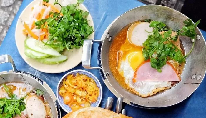 Bánh mì chảo Đặng Trần Côn - Quận 1