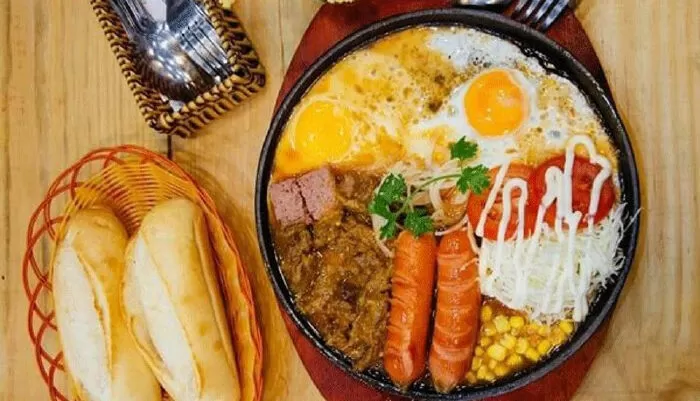 Quán bánh mì chảo Hạnh Thông Tây - Gò Vấp