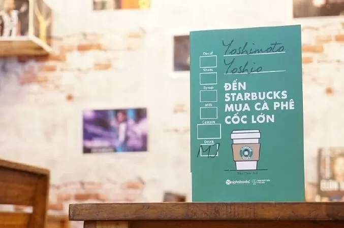 Đến Starbucks mua cà phê cốc lớn