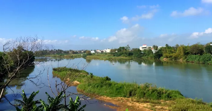 Quê hương là một bài ca - Hạnh Trần