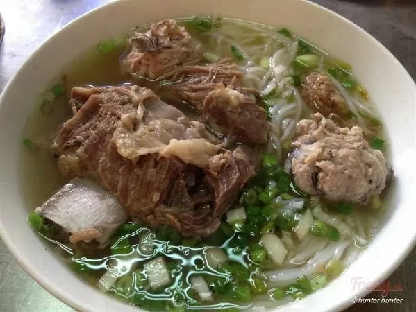 Bún Mọc Sườn Út Tịch